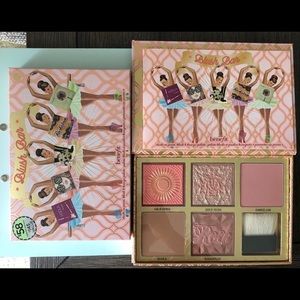 BENEFIT Blush Bar
